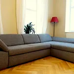 Studio u Parkplatz, zentrale Ruhelage neben Grünoase